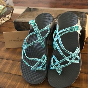Aqua Chacos Sz 10